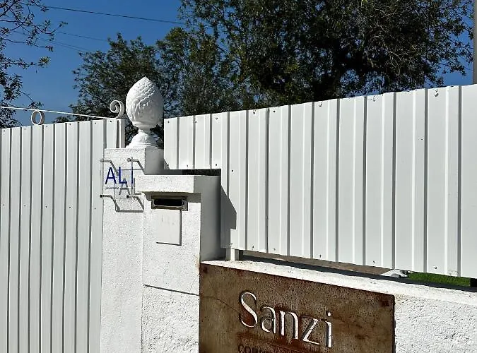 Sanzi Tavira